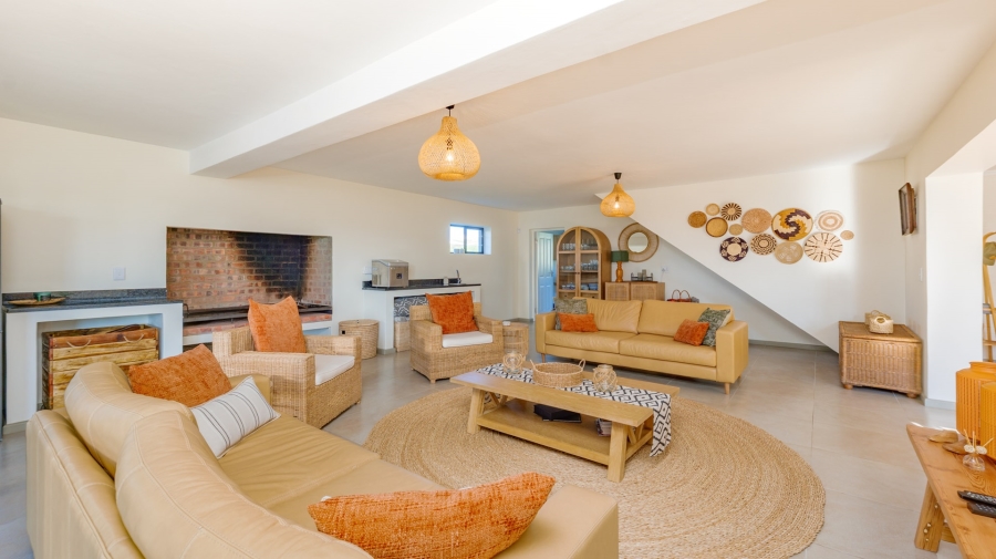 4 Bedroom Property for Sale in Struisbaai Western Cape